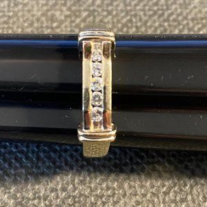 14K gold ring with 5 diamonds - size 9.5